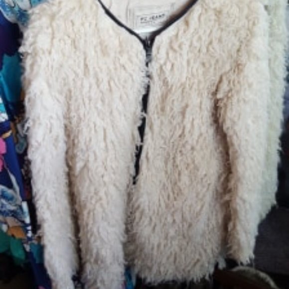 Fauz Fur / Wool Coat - Picture 3 of 5